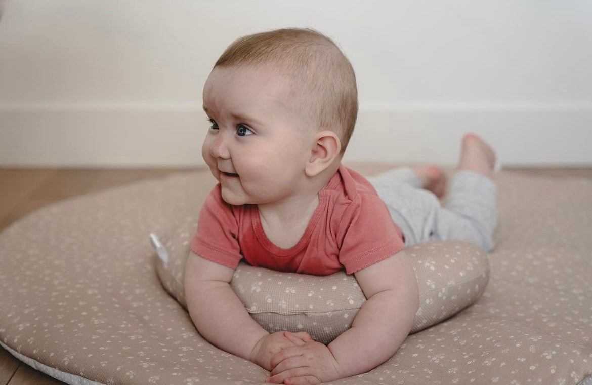 Coussin tummy time imparfait